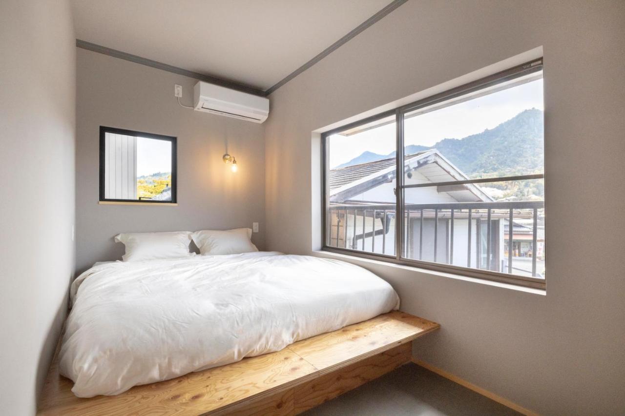 Coliving & Cafe Sando Imabari Railway Station Екстериор снимка